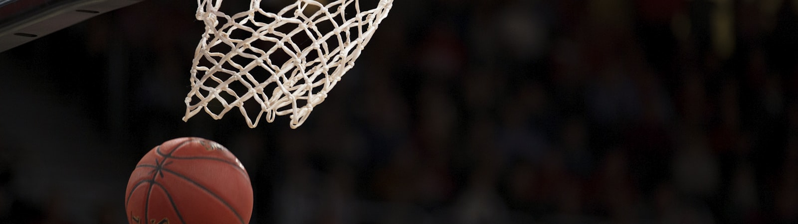 中国体育直播平台高清无插件观赛新时代概念图，展示多屏幕、多赛事、高清流畅的观赛场景